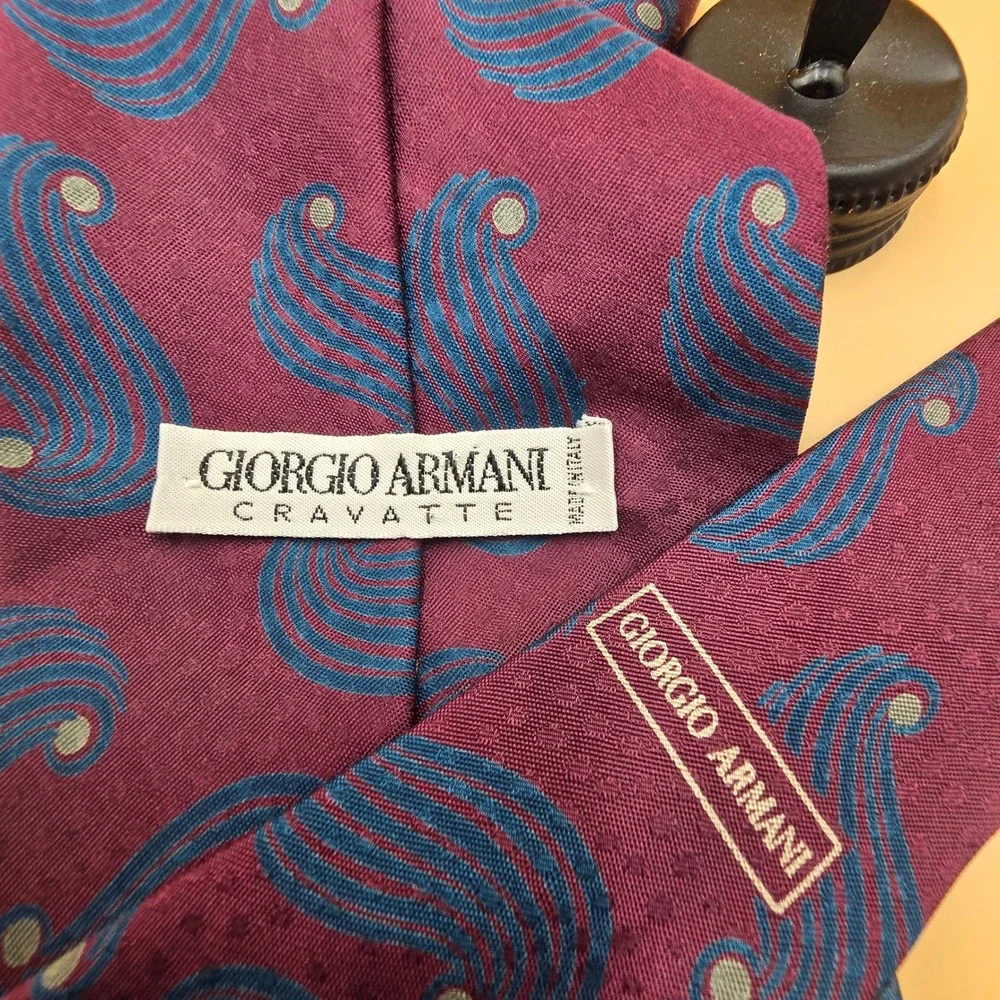 Giorgio Armani Cravatte Silk Tie Burgundy Blue Abstract Swirl Made in Italy
